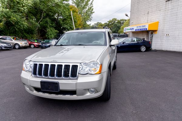 2005 Jeep Grand Cherokee Limited 4WD 4 Door Sport Utility Vehicle 5.7 8cyl. Gasoline - Image 2