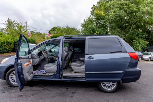 2008 Toyota Sienna XLE LIMITED AWD Van 3.5 6cyl. Gasoline - Image 7