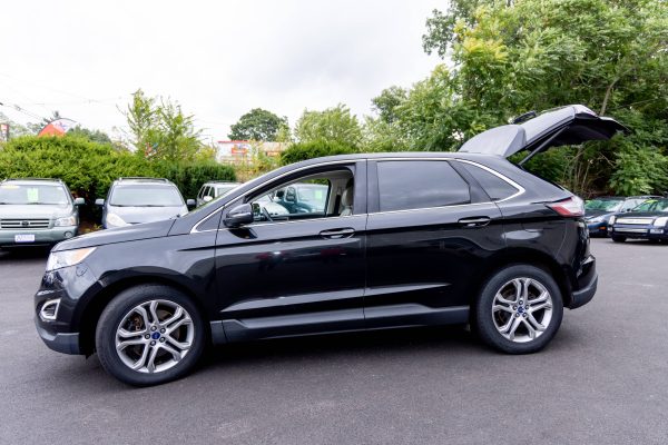 2015 Ford Edge Titanium AWD 4 Door Sport Utility Vehicle 3.5 6cyl. Gasoline - Image 4