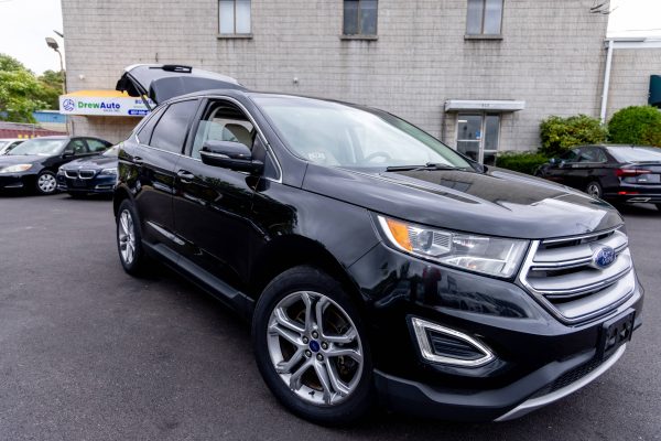 2015 Ford Edge Titanium AWD 4 Door Sport Utility Vehicle 3.5 6cyl. Gasoline - Image 5